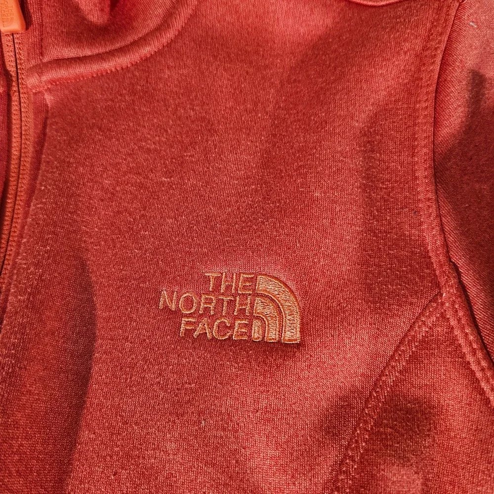 The North Face Agave Softshell Jacket Women's Small Full Zip‎ Fleece C656 Red